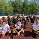 В Прокопьевске молодогвардейцы провели зарядку с чемпионом