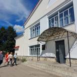 Ремонт кровли культурно-спортивного комплекса завершают в Новоржеве