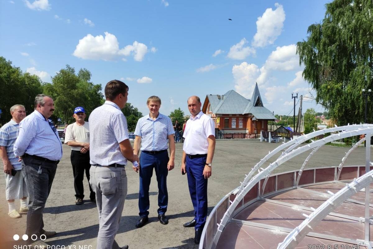 Дмитрий Петров проинспектировал объект благоустройства в Иссе