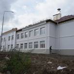 Партийный десант проверил ход капремонта в старейшей школе Красноярска