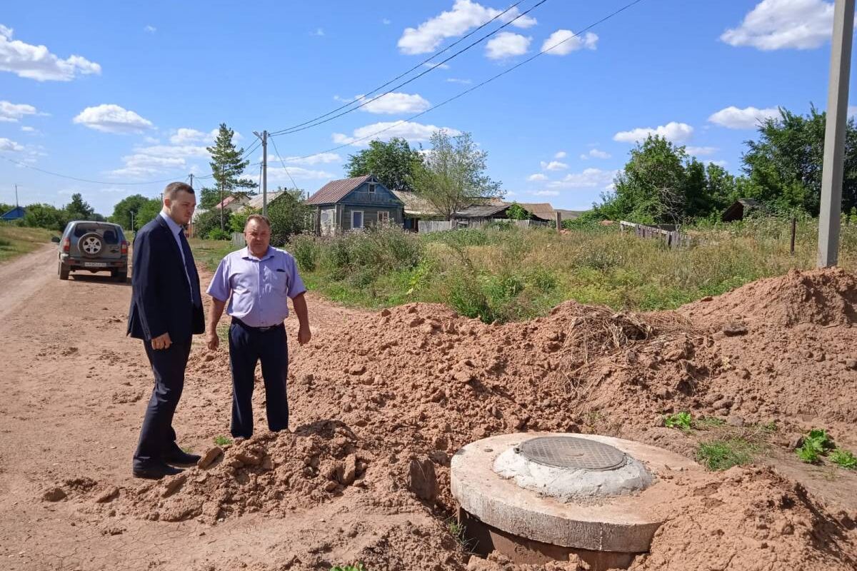 В Красногвардейском районе ведутся работы по замене водопровода и  догазификации домов