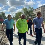 Активисты партийного проекта «Безопасные дороги» проверили в Асбесте пешеходные переходы у школ