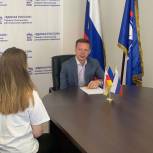 Руководитель партийной фракции в Парламенте РСО-Алания Виталий Назаренко провел личный прием граждан