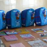 «Единая Россия» передала школьные принадлежности 7 тысячам учеников в Харьковской области