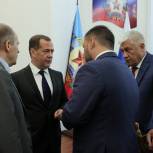 Дмитрий Медведев посетил ЛНР и встретился с Денисом Пушилиным и Леонидом Пасечником