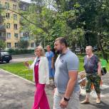 Депутаты района Царицыно контролируют ход выполнения работ по благоустройству детского сада и дворовой территории