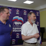 Алексей Спиридонов и Евгений Маслов передали канцелярские наборы нуждающимся семьям Мангушского района ДНР