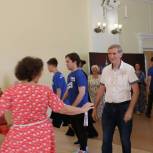 В Самаре «Единая Россия» организовала танцевальный вечер для старшего поколения