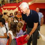 «Единая Россия» организовала для астраханских детей большой благотворительный праздник к 1 сентября