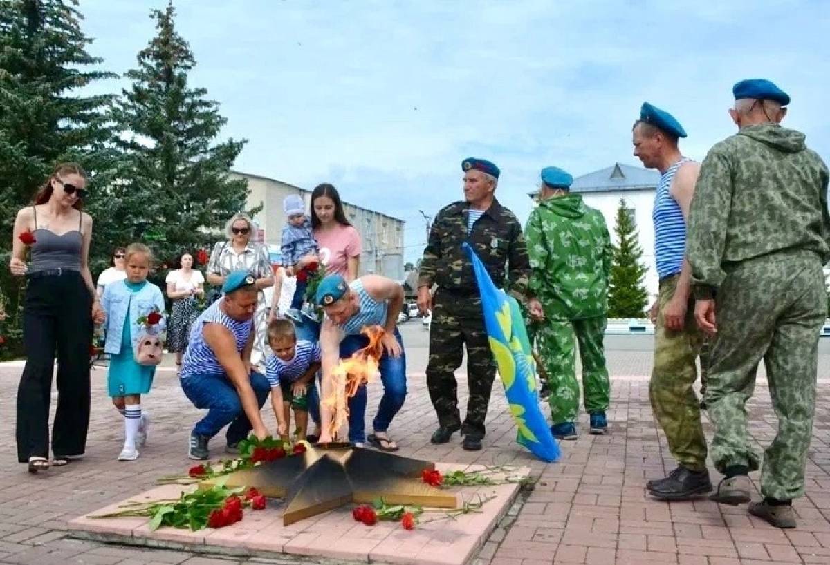 Проекты партии - В Зубово-Полянском районе состоялся праздник «голубых  беретов»