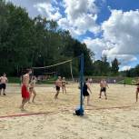 Единороссы района Теплый Стан провели открытую тренировку по пляжному волейболу