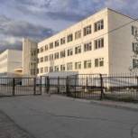 По обращению народного депутата Виктора Федорова на капремонт школы №7 Якутска будет дополнительно выделено 7 млн рублей