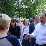 Ступинские партийцы встретились с жителями и оценили ход ремонтных работ в подъезде дома №38 на улице Чайковского в городе