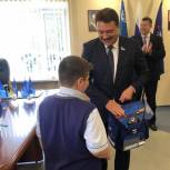 «Единая Россия»: Подарочные наборы в рамках акции «Собери ребёнка в школу» получили уже 55 тысяч детей по всей стране