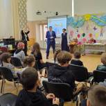 «Единая Россия» организовала в Ханты-Мансийске праздник для детей, проживающих в пунктах временного размещения
