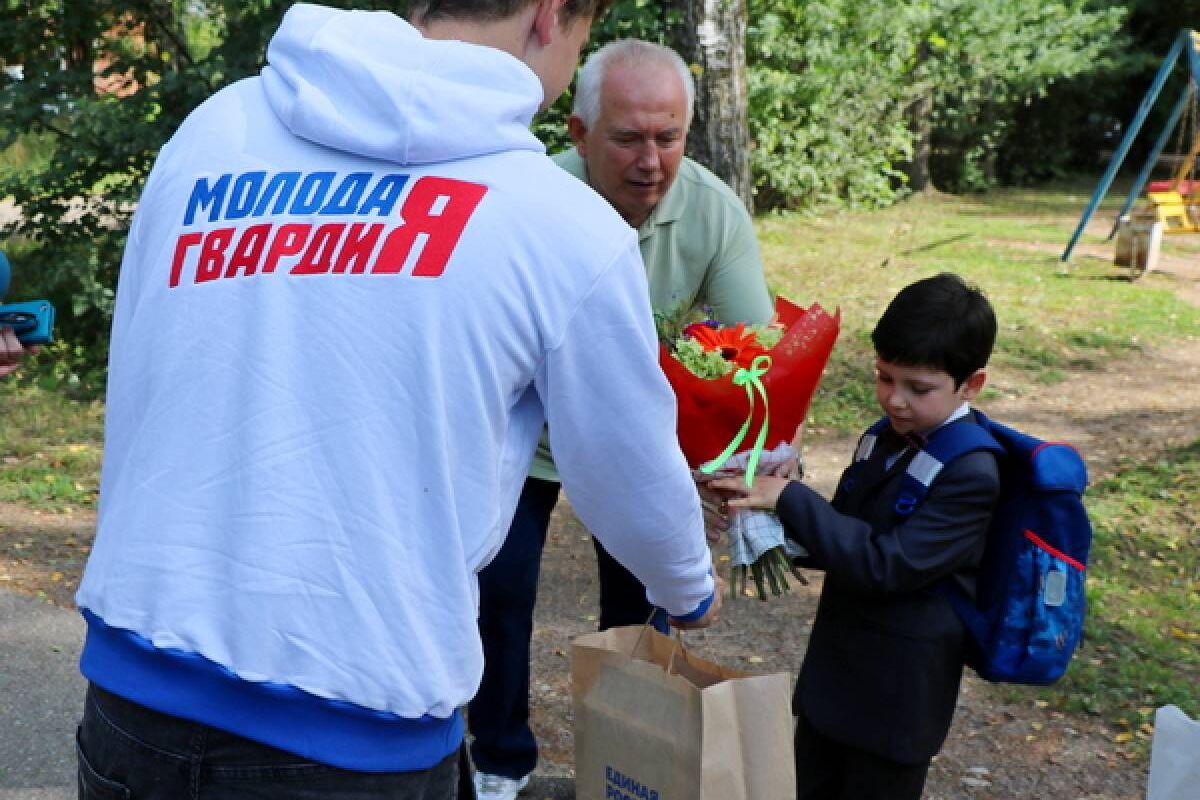 «Единая Россия»: Школьные наборы в рамках акции «Собери ребёнка в школу» получили уже 55 тысяч детей по всей стране