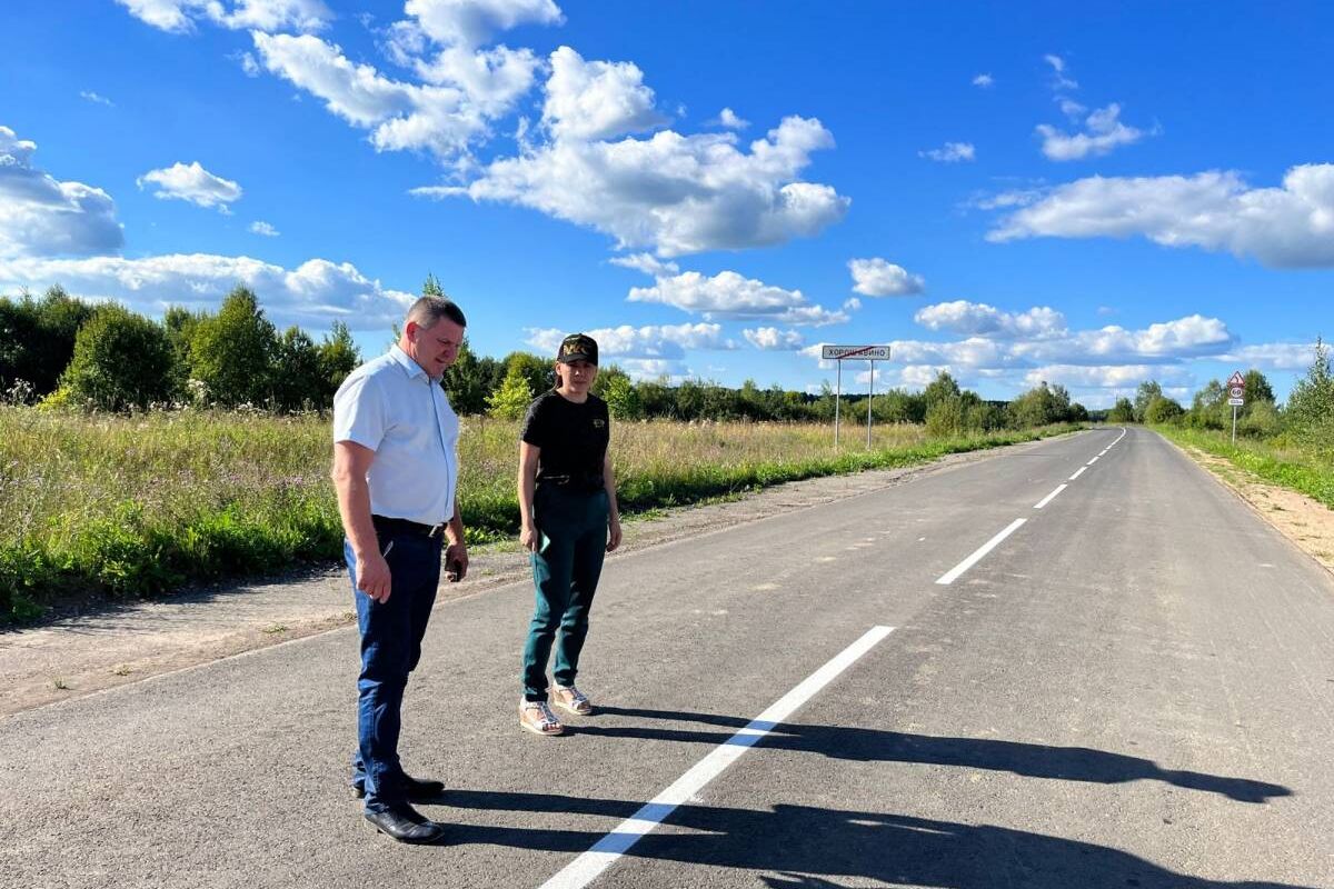 В Оршанском районе «партийный десант» проверил ремонт дороги «Упша – Хорошавинский»