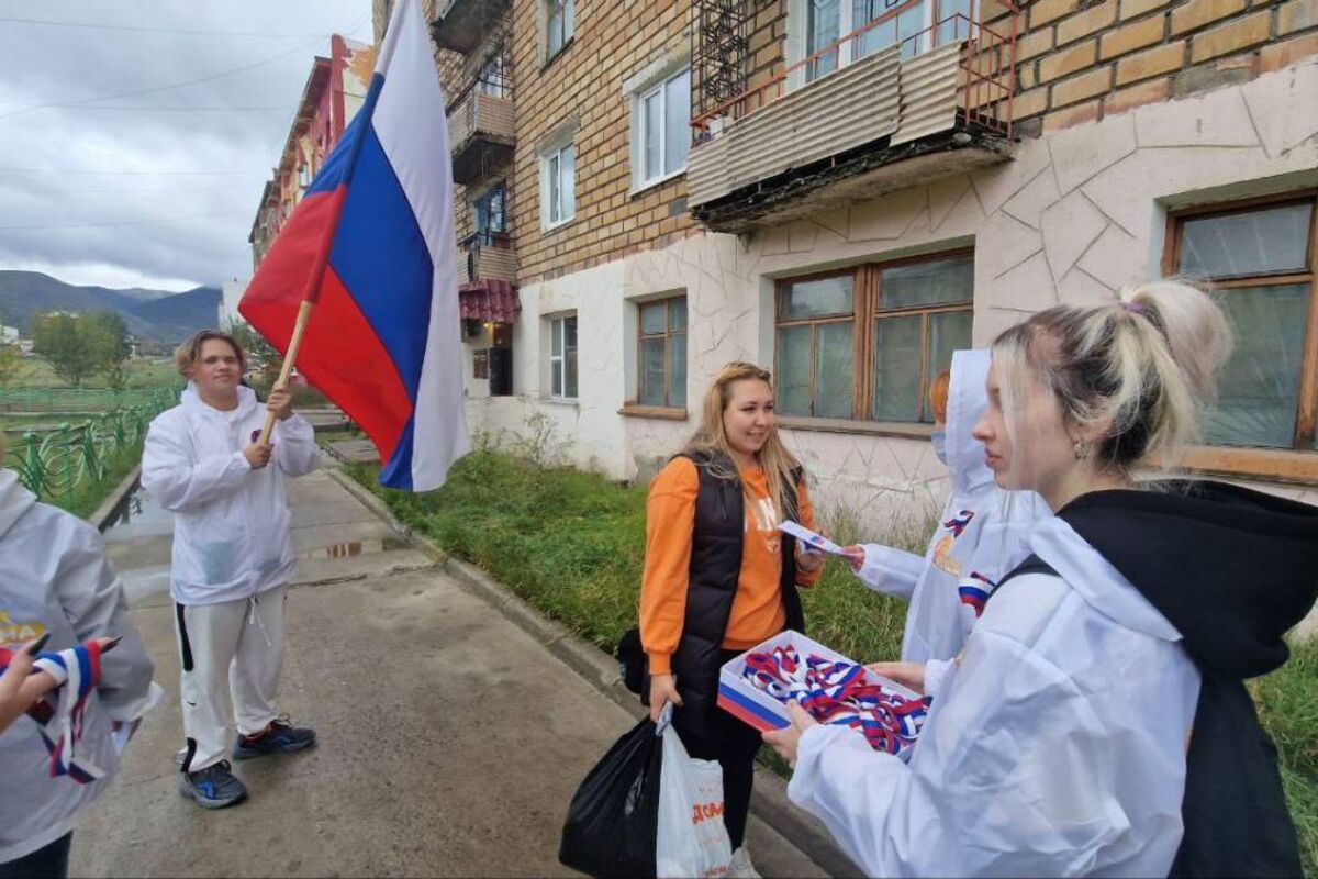 Праздничные мероприятия в День государственного флага проходят по всей  Магаданской области