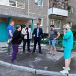 Андрей Савенков провёл встречу с жителями дома 12 на улице Зои Космодемьянской