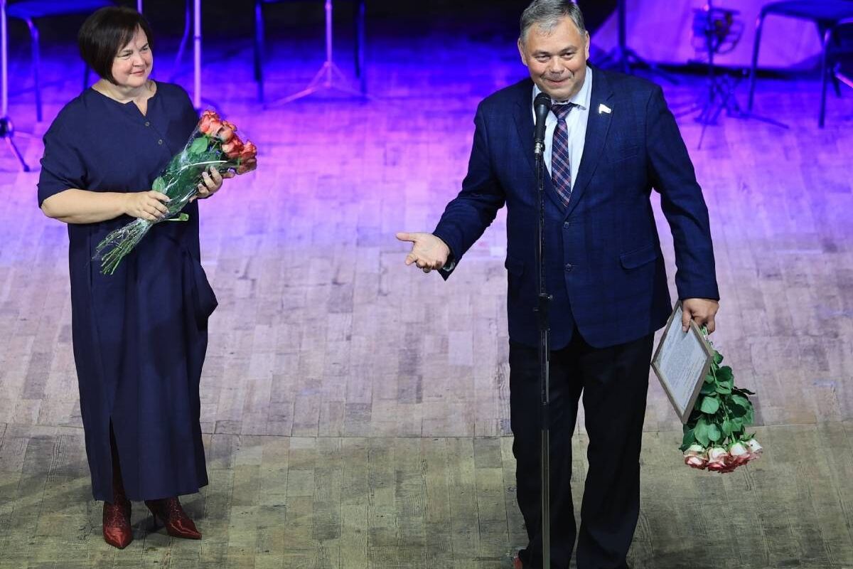 Алексей Марьин поздравил с юбилеем Веру Фейгину