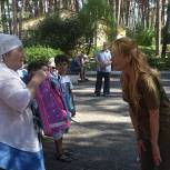 «Единая Россия» передала школьные наборы детям в Новопсковском районе (ЛНР)