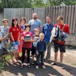 Евгений Горбунов помог подготовиться к школе многодетной семье из ЛНР