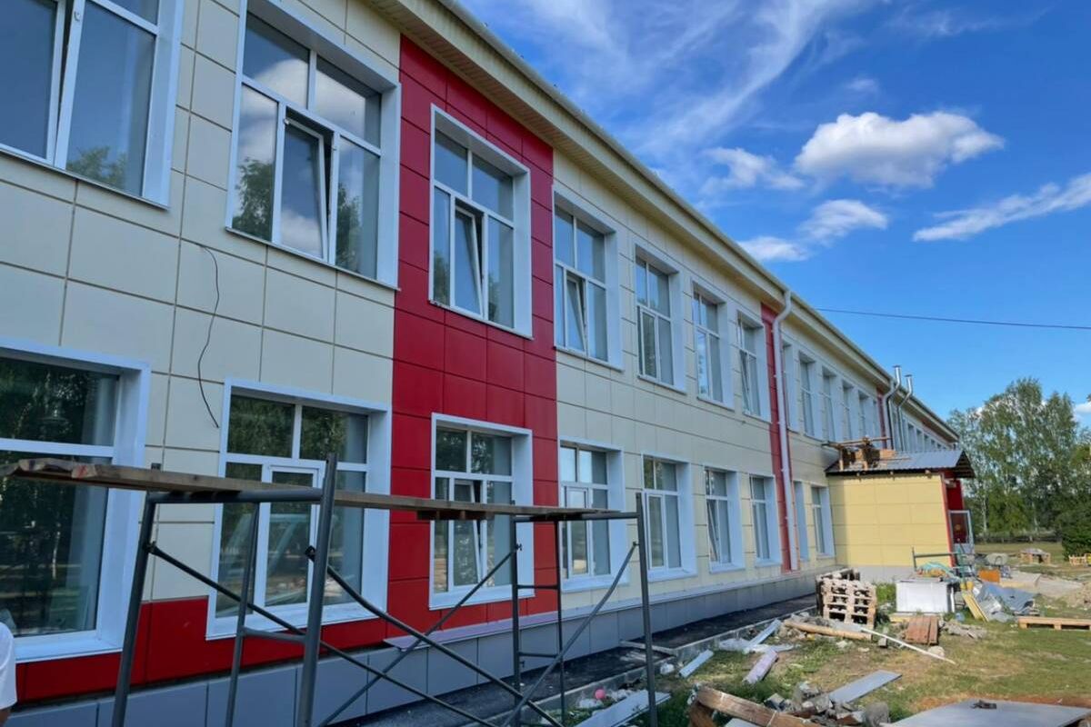 «Единая Россия» проверяет ремонт в сельских школах