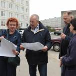 Сергей Дубовой проконтролировал первый этап благоустройства дворов в Гаджиево