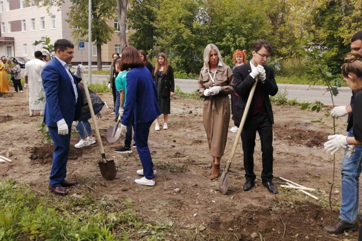 «Молодежная аллея дружбы народов Евразии» появилась на берегу реки Борзовки в Нижнем Новгороде