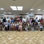 Депутаты Ленинского района столицы приняли участие в акции «Собери ребенка в школу»