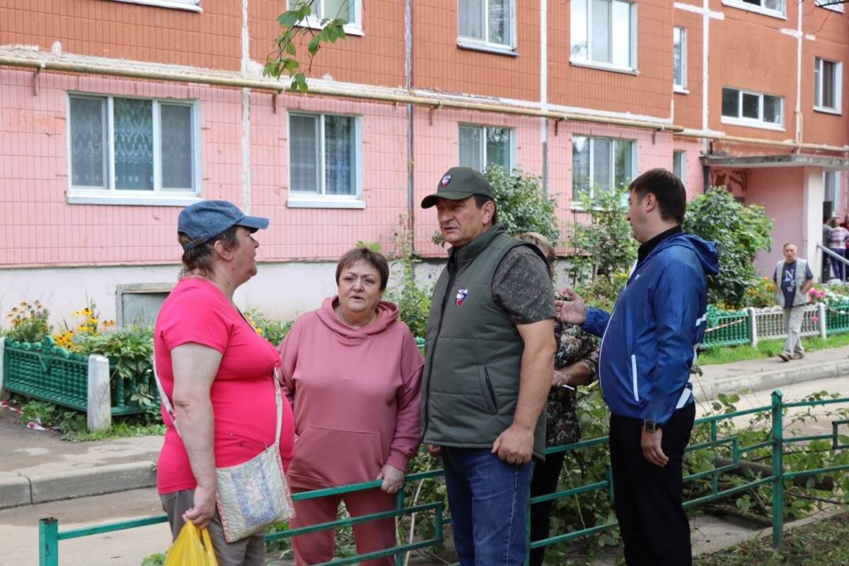 Городская среда в действии». Двор на Попова, 112 привели в порядок после  обращения жильцов