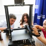 Ремонт машины ветерана, помощь участнику СВО, 3D-принтер для волонтёров: «Единая Россия» поддерживает жителей в регионах