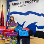 Алексей Шапошников и Лариса Картавцева приняли участие в акции «Собери ребенка в школу» на северо-востоке столицы