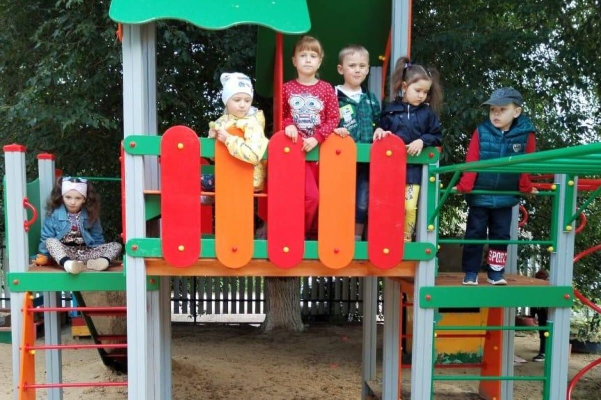 Единая Россия» помогла благоустроить детскую площадку в Калаче