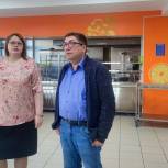 Готовность школы к приему детей оценил Секретарь РО партии Леонид Николаев