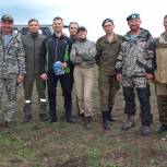 Колымские ветераны и курсанты «Боевого братства» отметили День ВДВ прыжками с парашютом