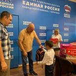 Вячеслав Доронин вручил будущим первоклассникам, в том числе из семей участников СВО, наборы школьных принадлежностей