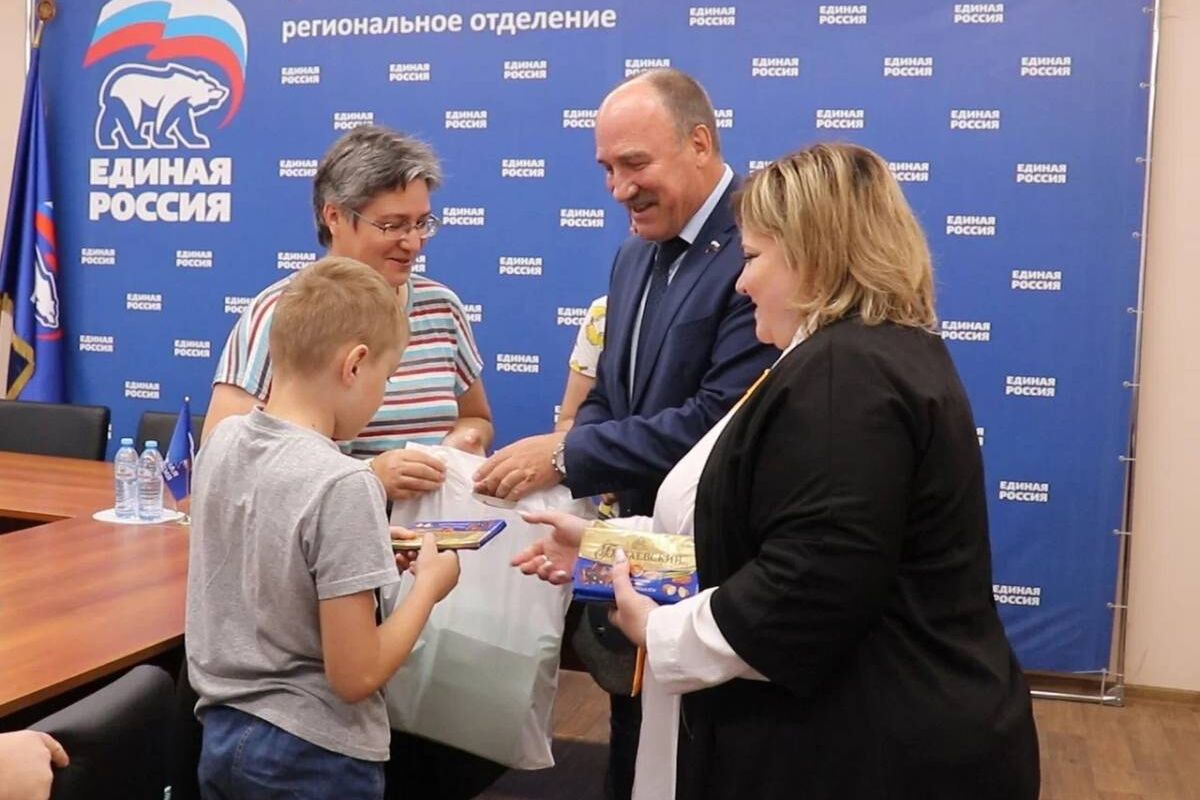«Единая Россия» помогла подготовить орловских школьников к новому учебному году