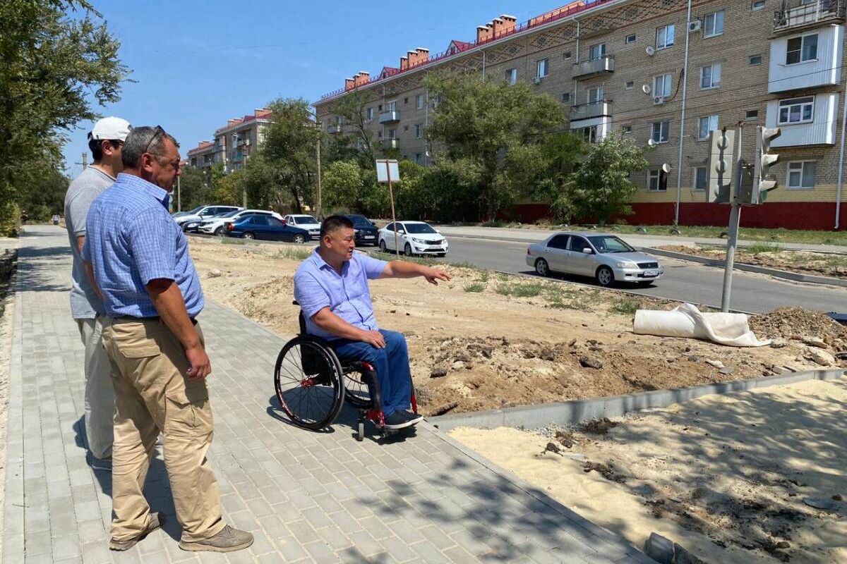 Александр Каманджаев провел мониторинг дорог на доступность маломобильных групп населения