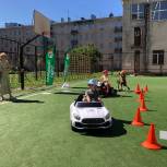 Активисты проекта «Единой России» «Безопасные дороги» организовали выездные автогородки для детей из МО Нарвский округ