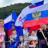 Партийцы Камчатки приняли участие в торжественном митинге, посвященном Дню государственного флага Российской Федерации