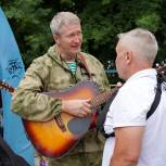 Гитарник в поддержку СВО прошел в Центральном районе Новосибирска