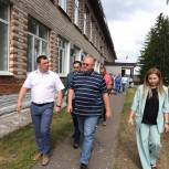 Олег Мельниченко осмотрел объекты образования Сосновоборского района