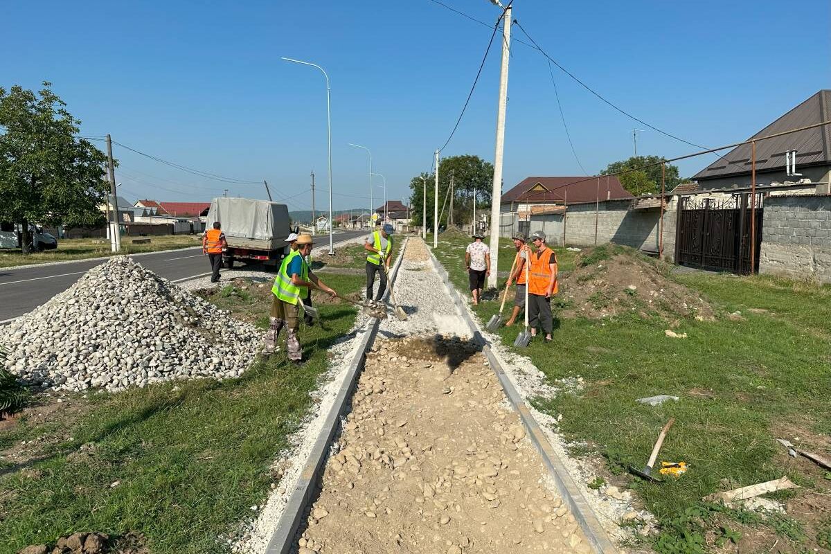 В селении Зарагиж устраивается современное освещение и комфортные тротуары