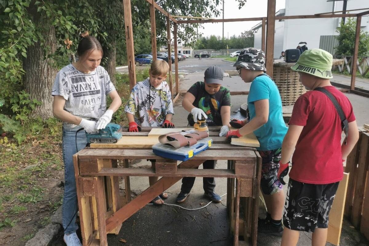 В округе Варавино-Фактория установят скамейки, сделанные руками жителей |  11.08.2023 | Архангельск - БезФормата