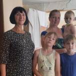 Депутаты «Единой России» присоединились к акции «Собери ребенка в школу»