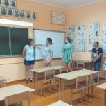 «Единая Россия» в Матвеево-Курганском районе присоединилась к «Родительской приемке» школ перед новым учебным годом