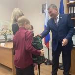 Депутаты «Единой России» принимают активное участие в акции «Собери ребенка в школу»