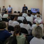 Парламентарии обсудили с медиками из Дергачей вопросы оплаты труда и нагрузки на специалистов