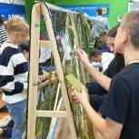 В Зеленограде «Единая Россия» наградила юных участников акции «Плетём маскировочные сети вместе»